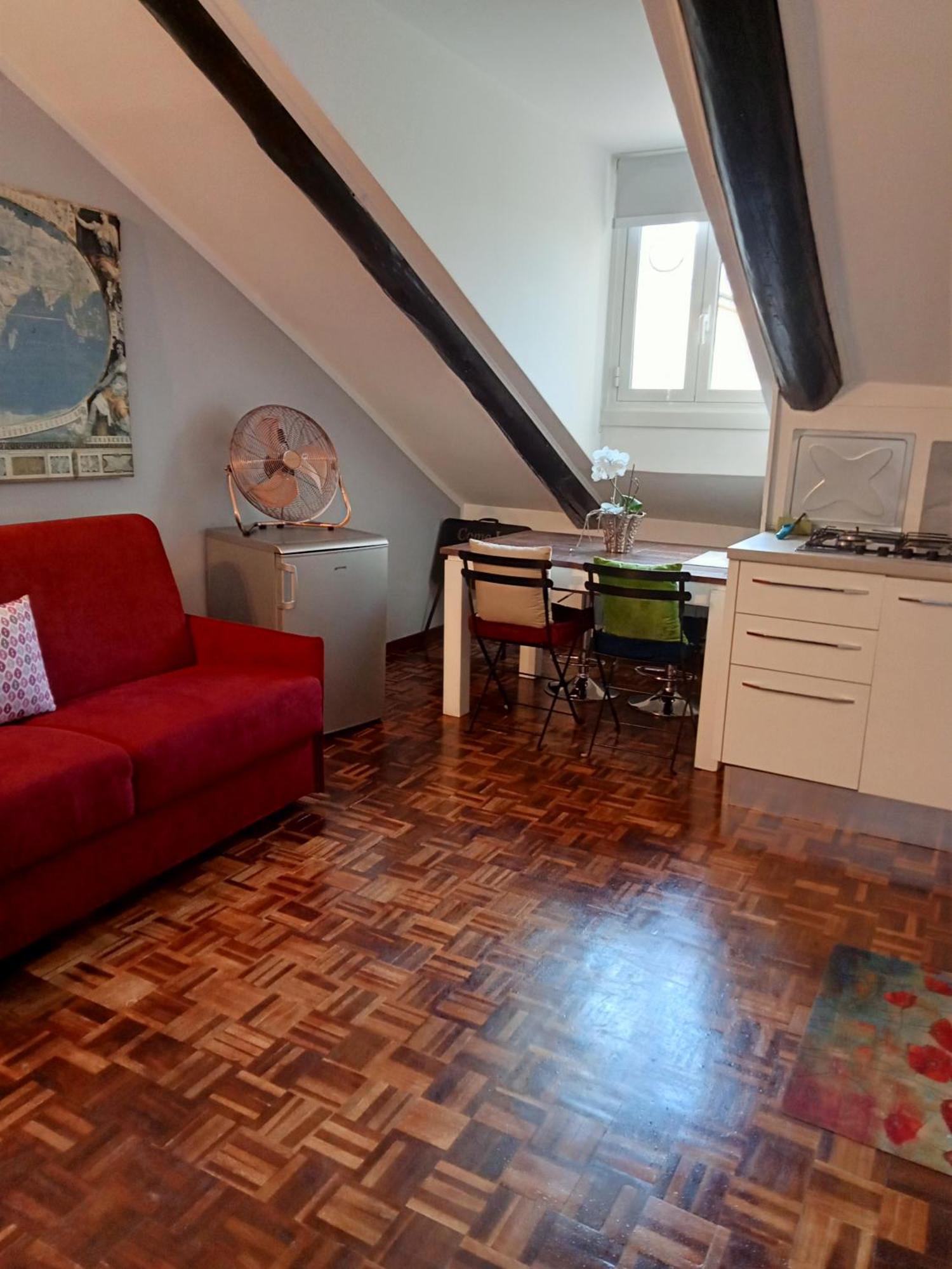 La Mole Apartment *